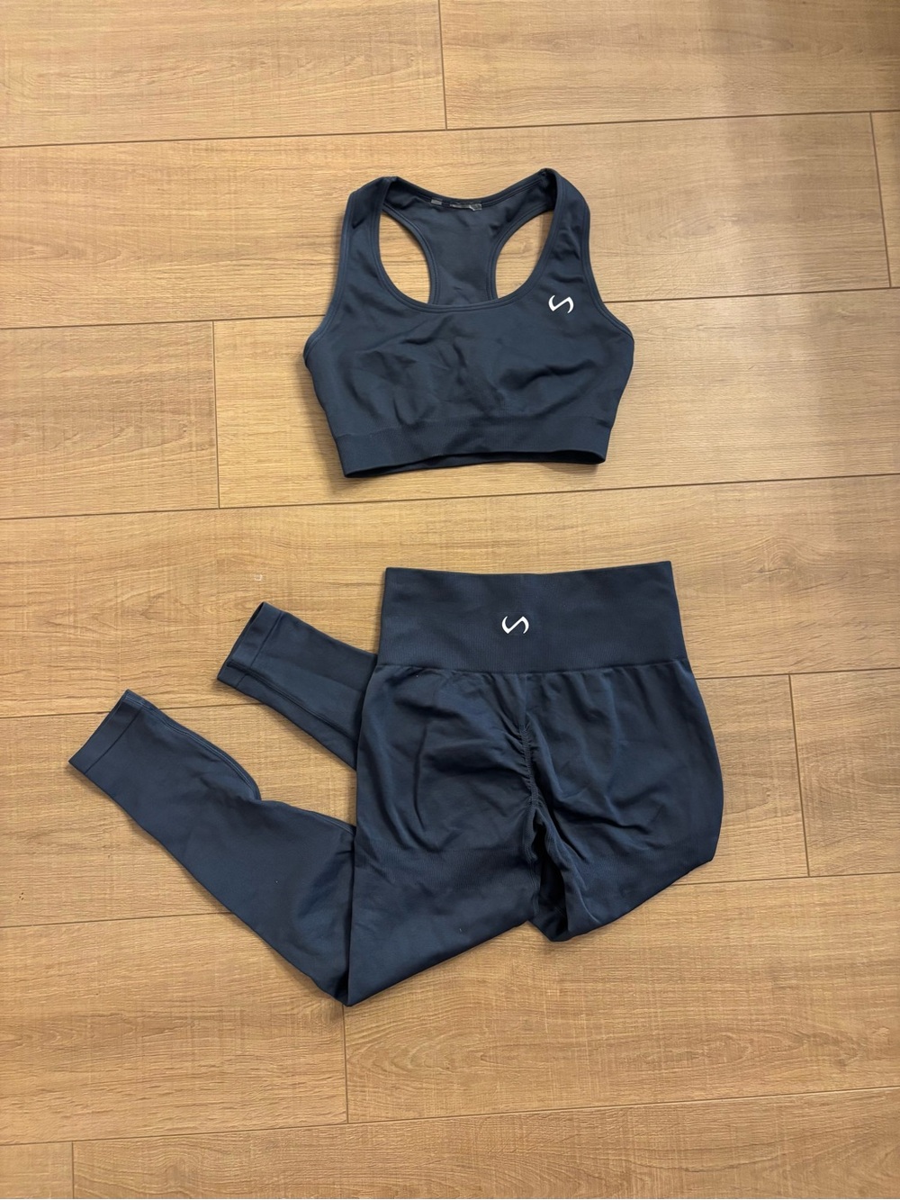 TLF woman’s workout set in navy blue
